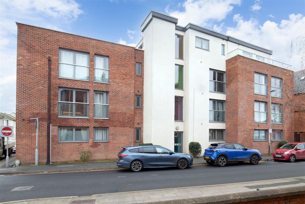 Coopers Court, St. Pauls, Cheltenham, GL50 1 bed flat for sale £115,000