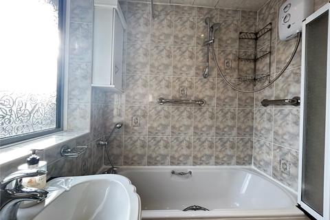 32 Amberley Walk, Chadderton, Oldham, OL9 6SL