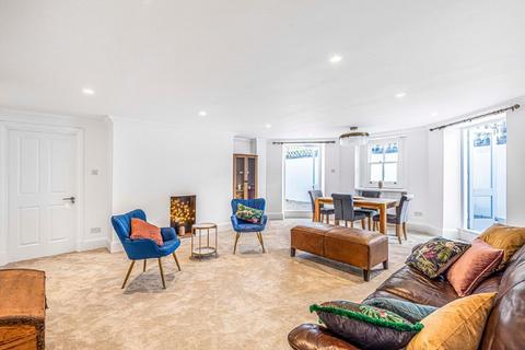 34 Kingston Hill Place, Kingston Upon Thames, KT2 7QY