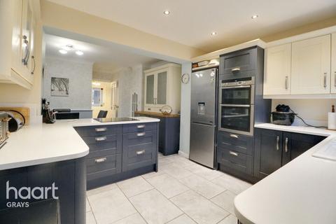 4 bedroom detached house for sale, Woodward Close, Grays