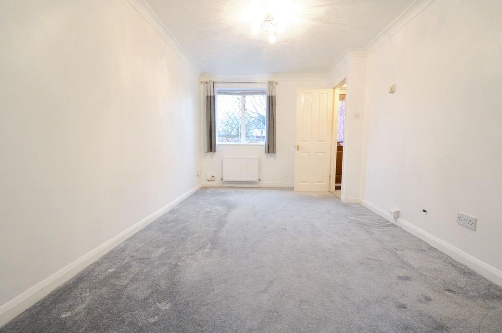 Shillingstone, Shoeburyness, SS3 2 bed terraced house for sale £295,000