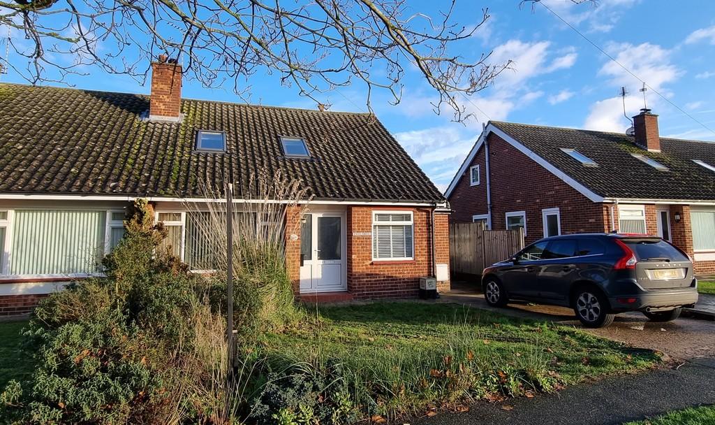 Dukes Drive, Halesworth 3 bed semidetached bungalow for sale £325,000