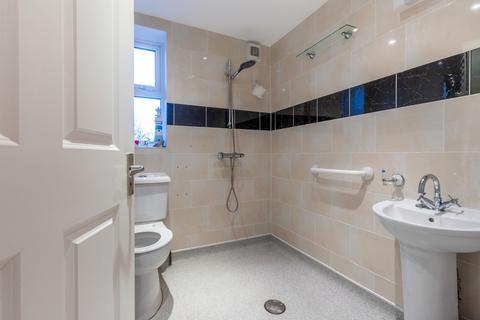 2 bedroom flat for sale, Flat 1b Kents Bank Apartments, 96 Kentsford Road, Grange over Sands, Cumbria, LA11 7BB