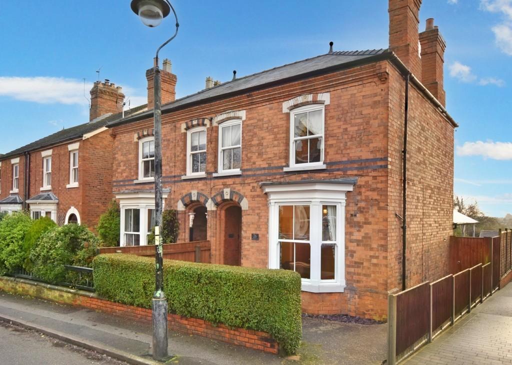 High Holme Road, Louth LN11 0EY 3 bed semidetached house £240,000