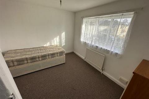1 bedroom in a house share to rent, Room 6 - Room