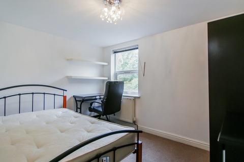 5 bedroom terraced house to rent, Tiverton Road, Birmingham B29