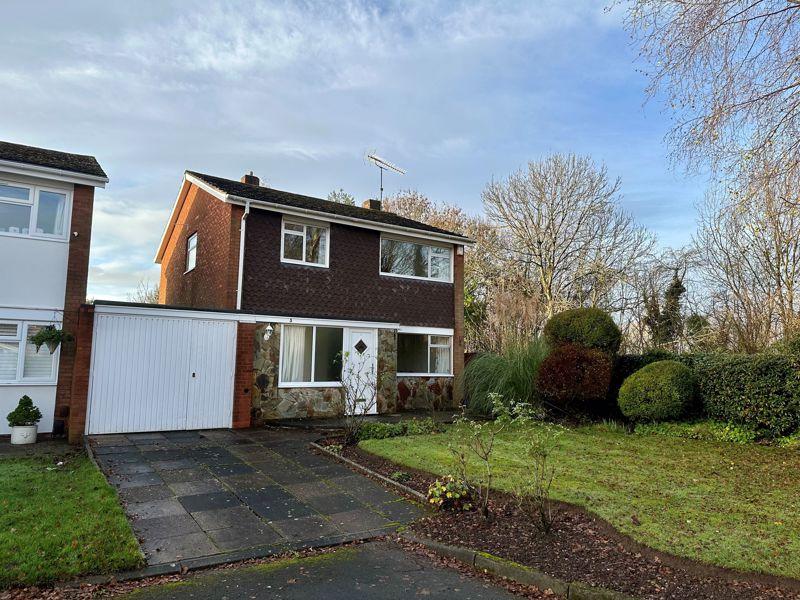 Maple Grove, Wolverhampton 4 bed link detached house for sale £335,000