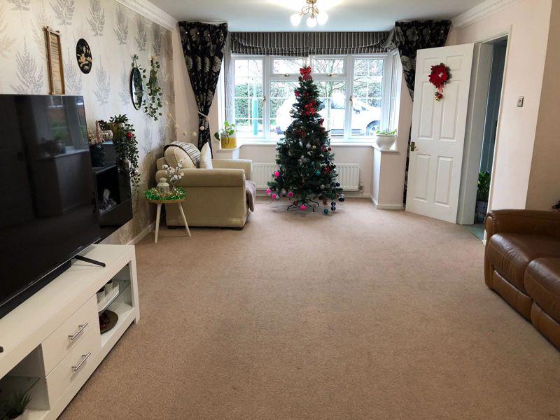 The Parkway, Shelfield. WS4 1XB 4 bed detached house for sale £350,000