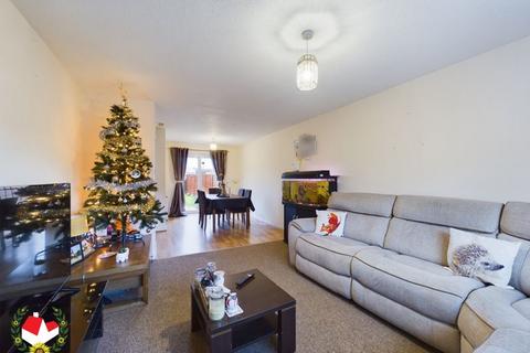 54 Campion Close, Gloucester, GL4 6YQ
