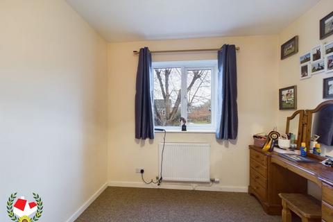 54 Campion Close, Gloucester, GL4 6YQ