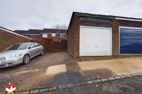 54 Campion Close, Gloucester, GL4 6YQ