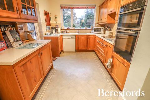 14 Grosvenor Gardens, Upminster, RM14 1DJ