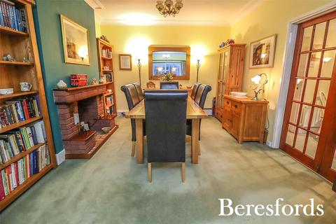 14 Grosvenor Gardens, Upminster, RM14 1DJ
