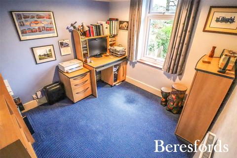 14 Grosvenor Gardens, Upminster, RM14 1DJ