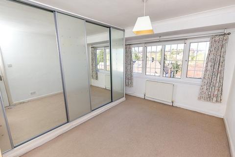 52 Oaks Road, Kenley, CR8 5NR