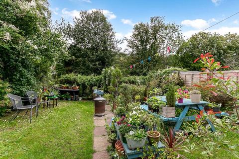 305 Croydon Road, Caterham, CR3 6PJ