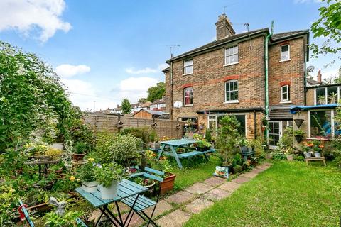 305 Croydon Road, Caterham, CR3 6PJ