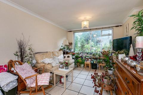 305 Croydon Road, Caterham, CR3 6PJ