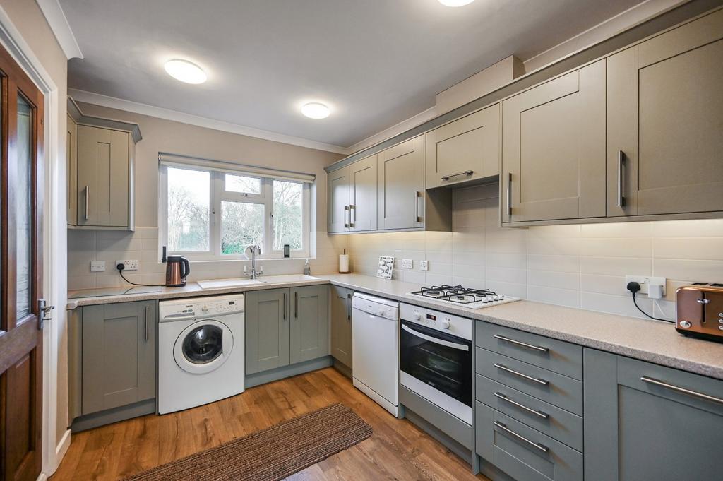 Blackwall Road South, Willesborough, Ashford, Kent, TN24 4 bed detached