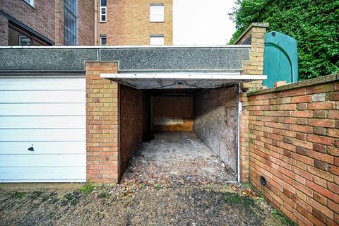 Garage to rent - High Ashton, Kingston Hill, Kingston upon Thames, KT2