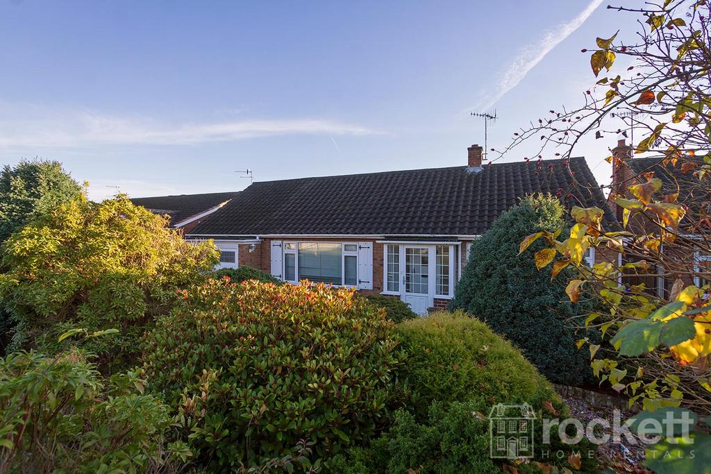 Werburgh Drive, Trentham... 3 bed bungalow £1,195 pcm (£276 pw)