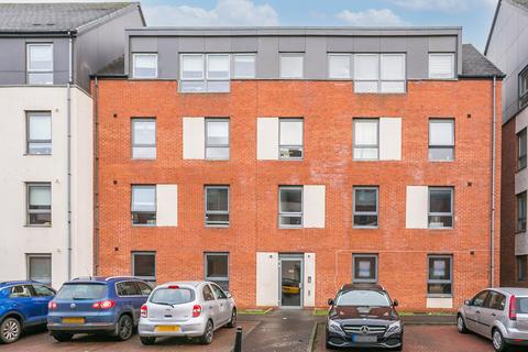 14/2 Ferry Gait Crescent, Edinburgh, EH4 4GR