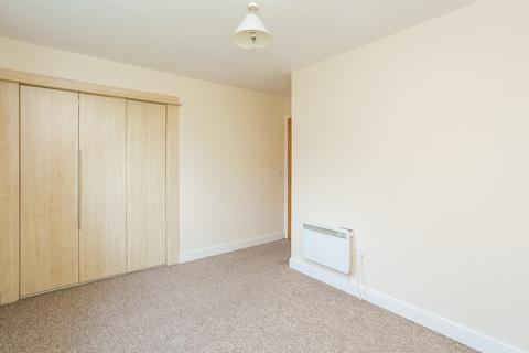 14/2 Ferry Gait Crescent, Edinburgh, EH4 4GR