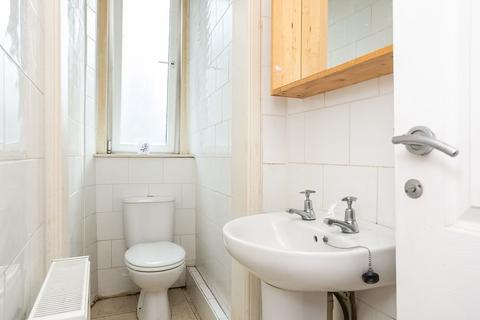 2/5 Springfield Buildings, Edinburgh, EH6 5EG