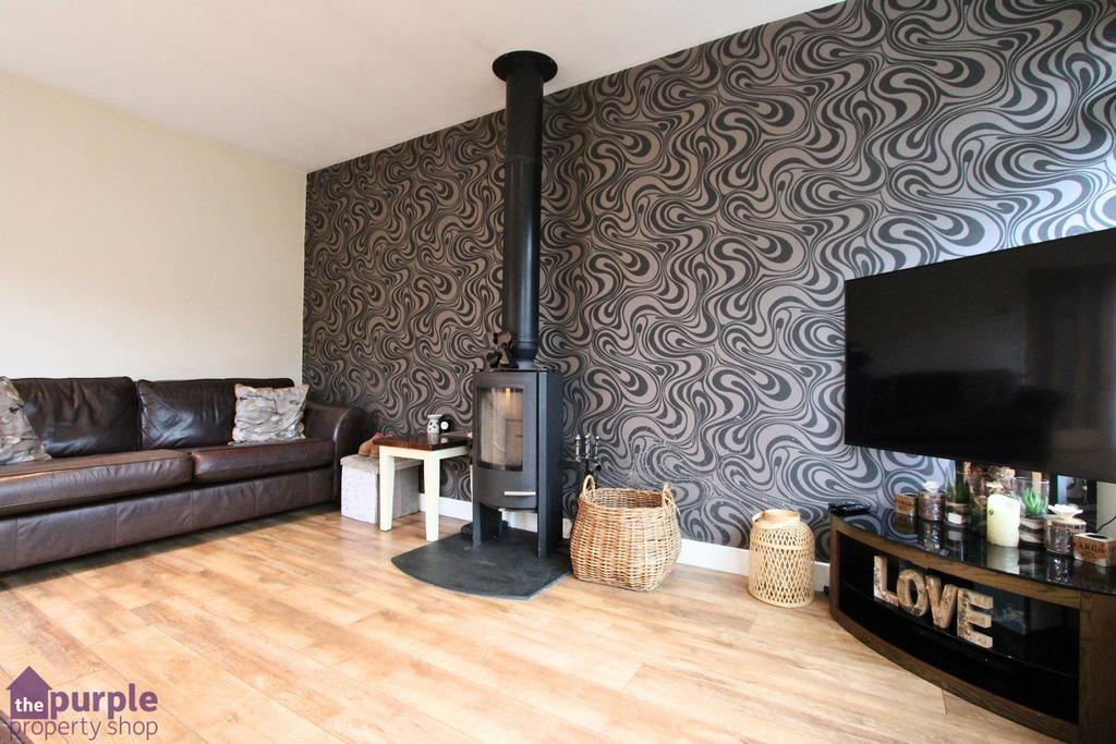 Staveley Avenue, Bolton, BL1 2 bed detached bungalow for sale £250,000