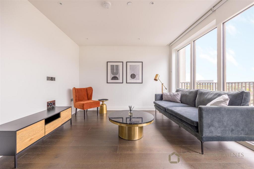 Lincoln Apartments, Fountain Park Way White City,