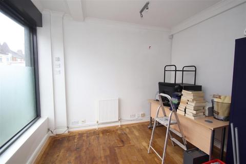 Shop to rent - St. Marks Road, Bush Hill Park, Enfield EN1