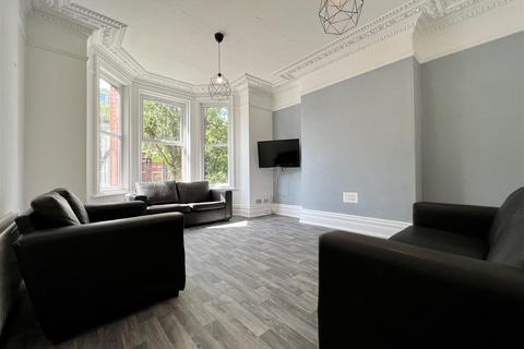 6 bedroom terraced house to rent, Holly Avenue, Jesmond, Newcastle Upon Tyne