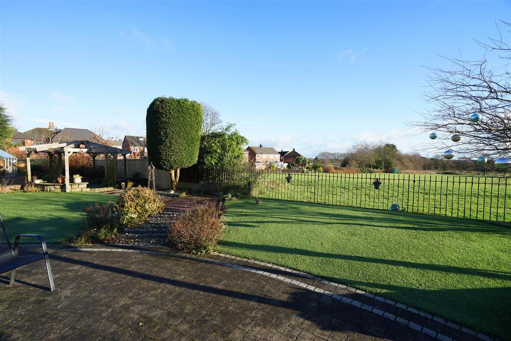 Manchester Road, Blackrod, Bolton 3 bed bungalow for sale £340,000