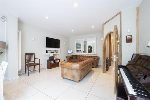 undefined, West Barnes Lane, New Malden, KT3