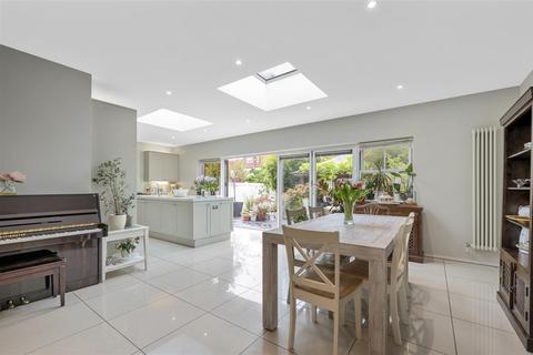 undefined, West Barnes Lane, New Malden, KT3