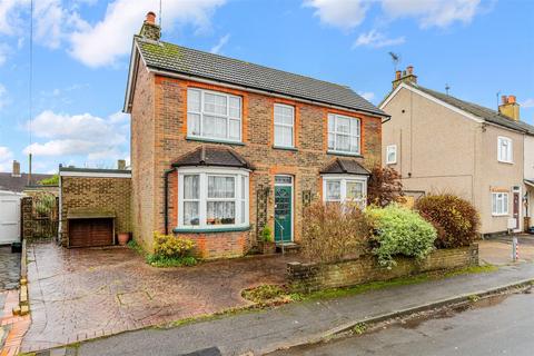 18 Ferndale Road, Banstead, SM7 2EX