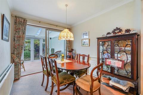 18 Ferndale Road, Banstead, SM7 2EX
