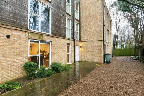 1 bedroom flat for sale, Waldegrave Road, Teddington