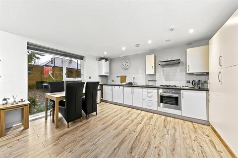 1 bedroom flat for sale, Waldegrave Road, Teddington