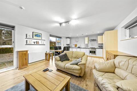 1 bedroom flat for sale, Waldegrave Road, Teddington