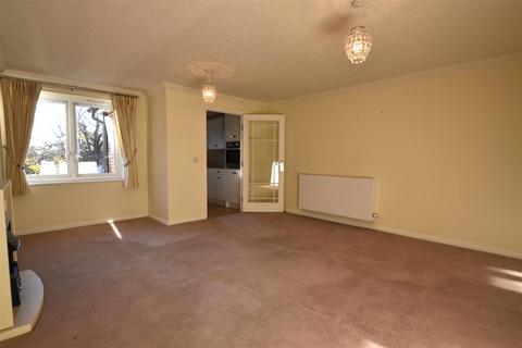 1 bedroom apartment for sale, Russell Lodge, Branksomewood Road, Fleet GU51