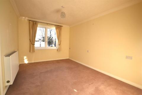 1 bedroom apartment for sale, Russell Lodge, Branksomewood Road, Fleet GU51