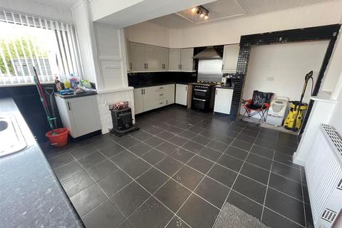 27 Heol Llanelli, Trimsaran, Kidwelly, SA17 4AG