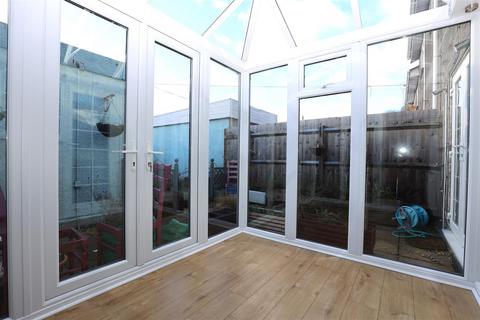 25 Druids Green, Cowbridge, CF71 7BP