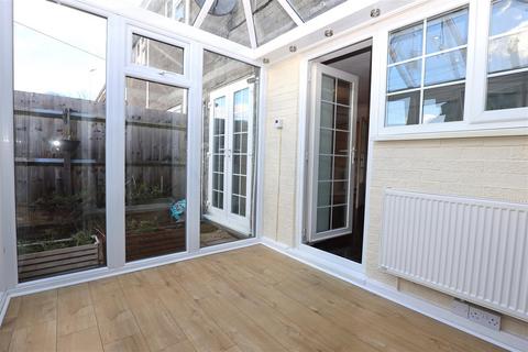 25 Druids Green, Cowbridge, CF71 7BP