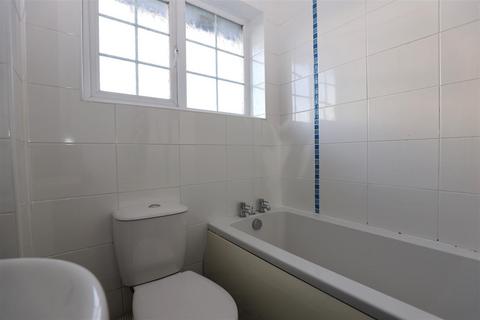 25 Druids Green, Cowbridge, CF71 7BP