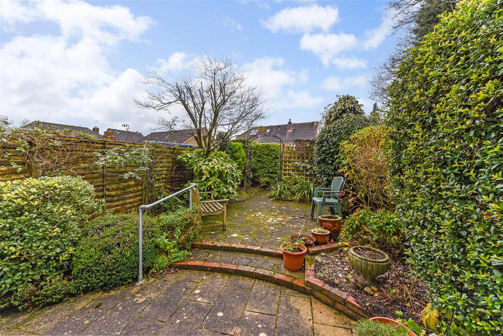 Grenehurst Way, Petersfield, Hampshire 3 bed terraced house for sale