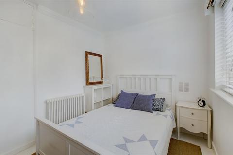House share to rent - Tavistock Road, London