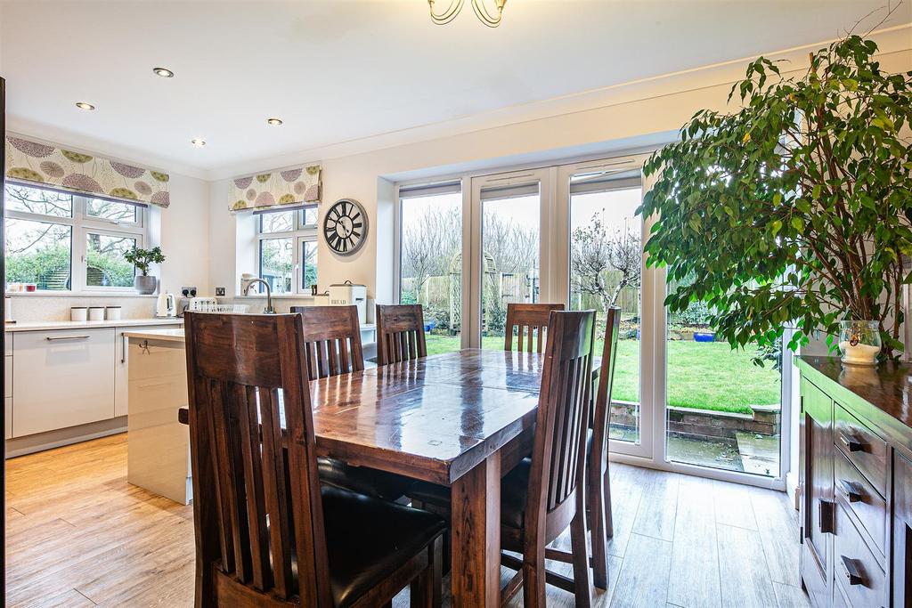 Dining area in extension