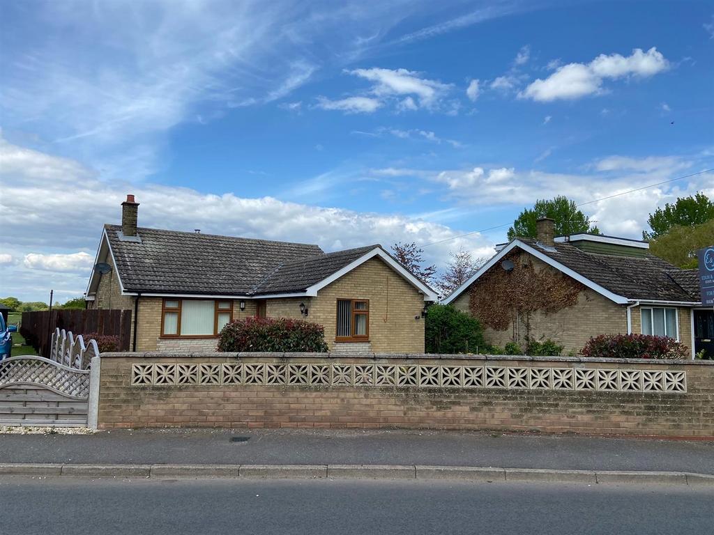 Eagle Road, North Scarle, Lincoln 3 bed detached bungalow for sale £